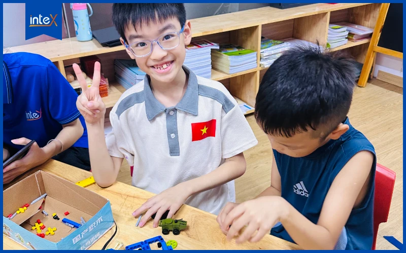 Những điều bố mẹ cần chuẩn bị khi cho trẻ tham gia lớp học STEM