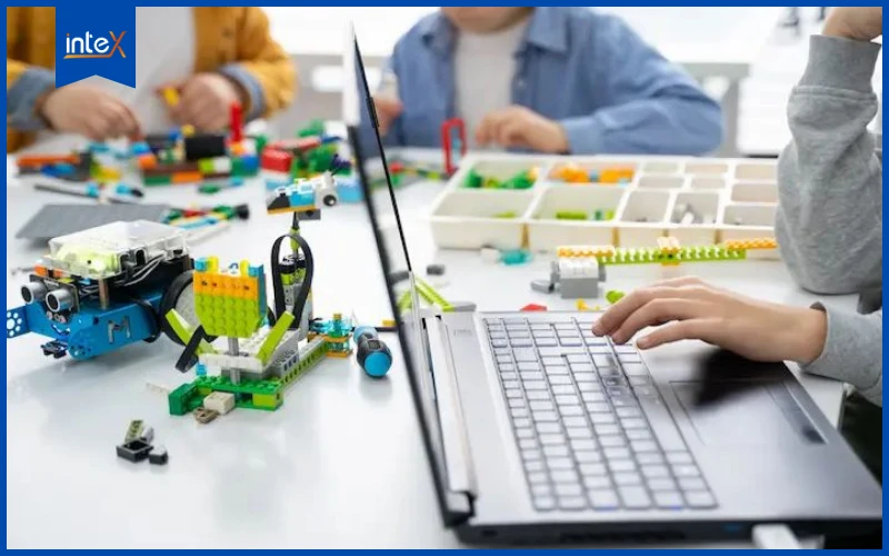 Ngôn ngữ lập trình Arduino cho dự án robot và điện tử sáng tạo.