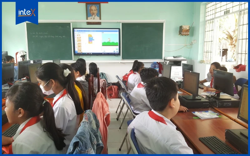 Lớp học STEM dạy lập trình Scratch bậc tiểu học 