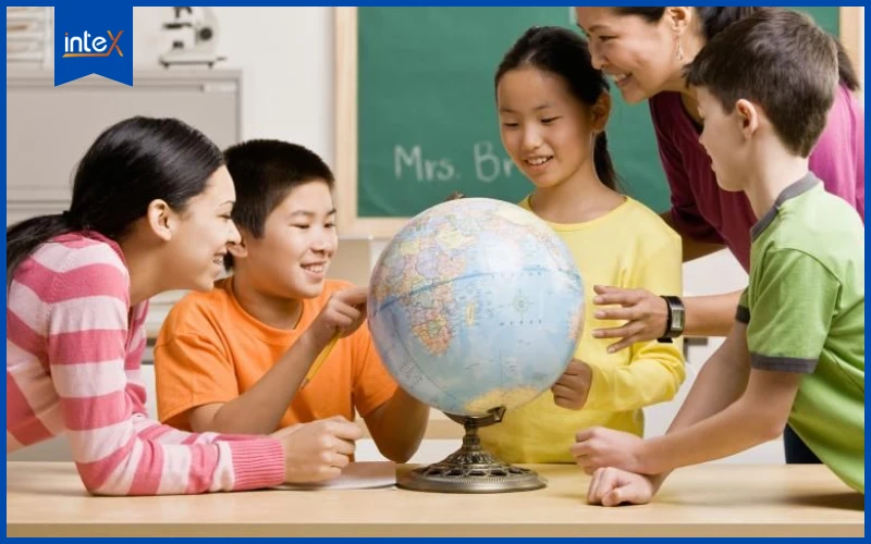 Lớp học STEM sáng tạo khuyến khích trẻ cởi mở hòa nhập