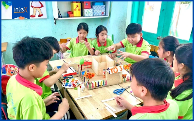 Lớp học STEM thủ công tại trường cấp 1