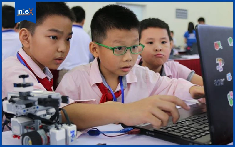 Lớp học lập trình robotics