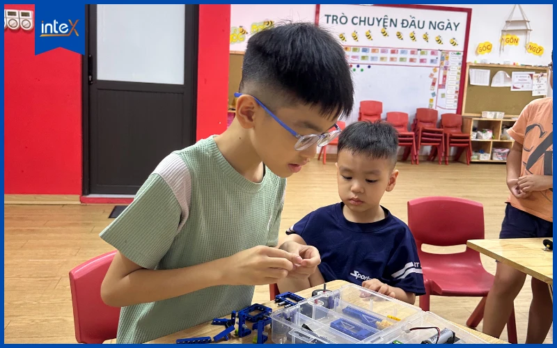 Tiêu chí lựa chọn dự án STEM Robotics cho trẻ tiểu học giúp phụ huynh định hướng học tập hiệu quả
