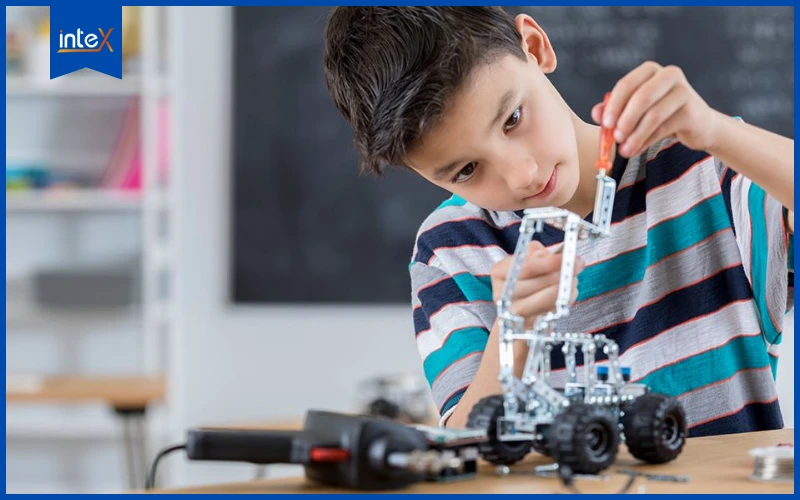 Trẻ vui học lập trình robot