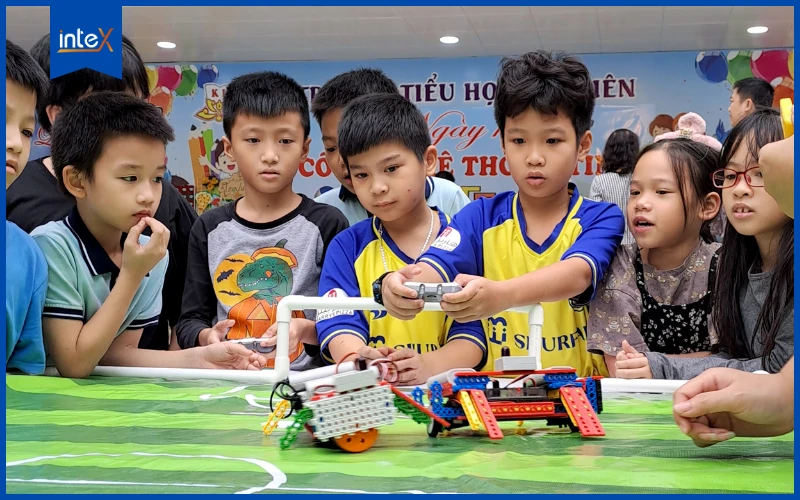 Ứng dụng robot vào môn học công nghệ và kỹ thuật cho trẻ
