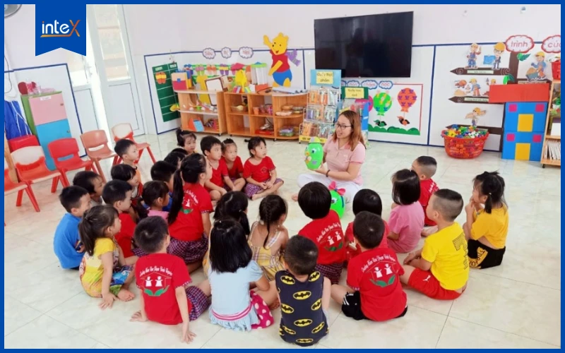Trẻ mầm non làm quen với lập trình qua trò chơi kéo thả, vừa học vừa chơi, phát triển trí tưởng tượng.