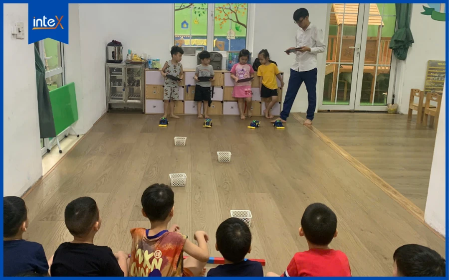 Lớp học Stem robotics tại trường mầm non của inteX