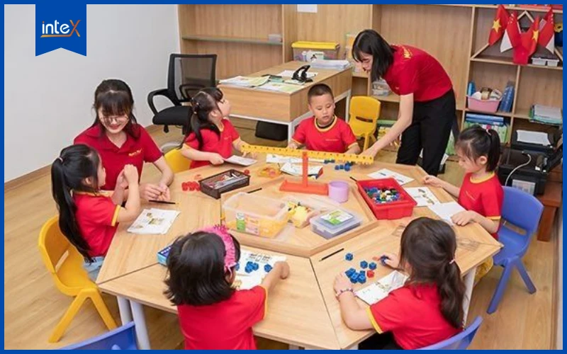 Lợi Ích Thiết Thực Dành Cho Học Sinh Khi Tham Gia CLB STEM