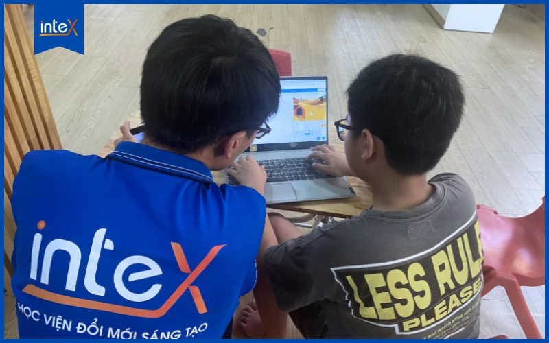 Lớp học lập trình Scratch cho trẻ mầm non