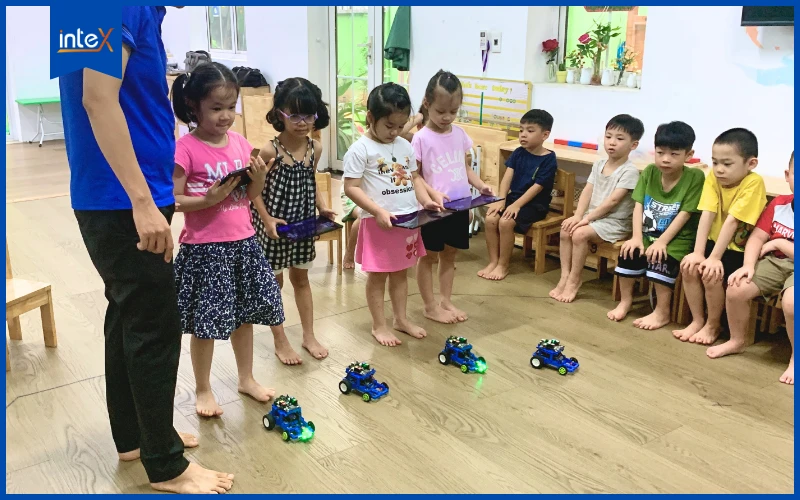 Trường mầm non tích hợp robotics vào giảng dạy cho trẻ nhỏ