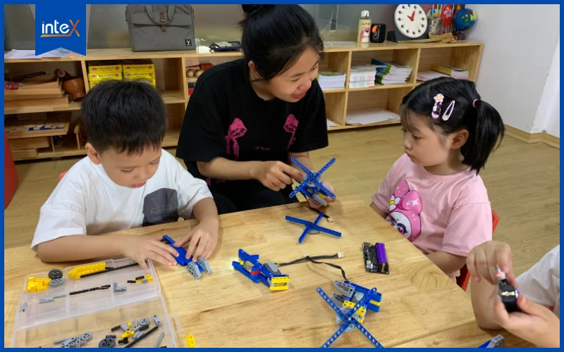 Câu hỏi thường gặp về lớp học lập trình robot cho trẻ