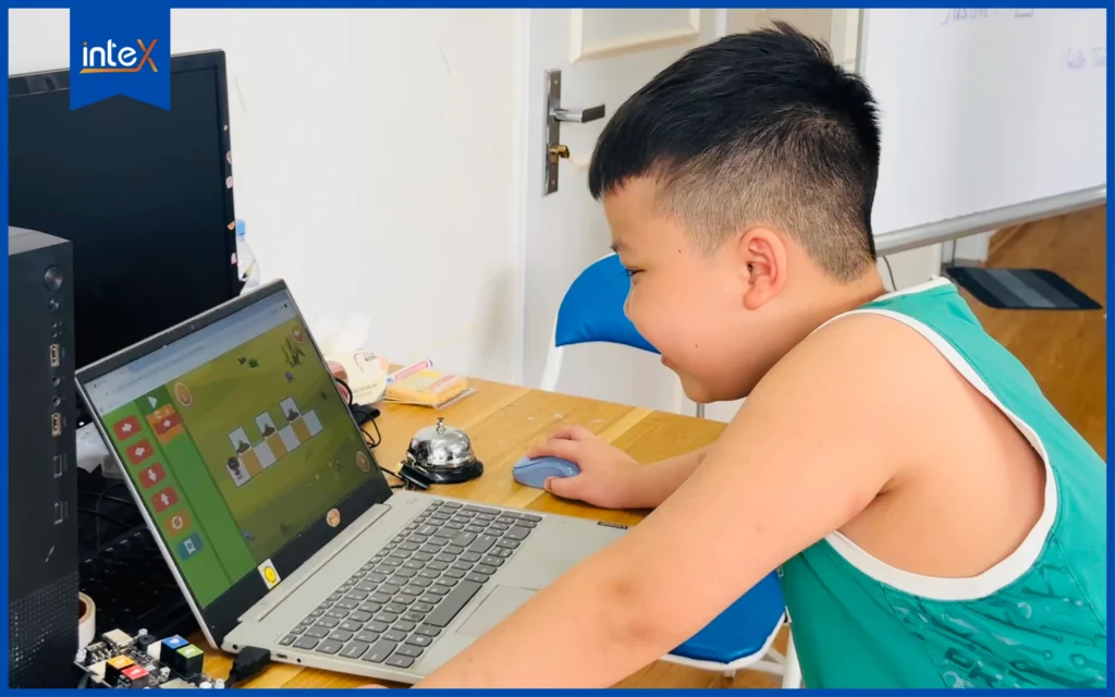 Trẻ học tốt nhất thông qua trải nghiệm thực tế, lắp ráp và hình ảnh hóa