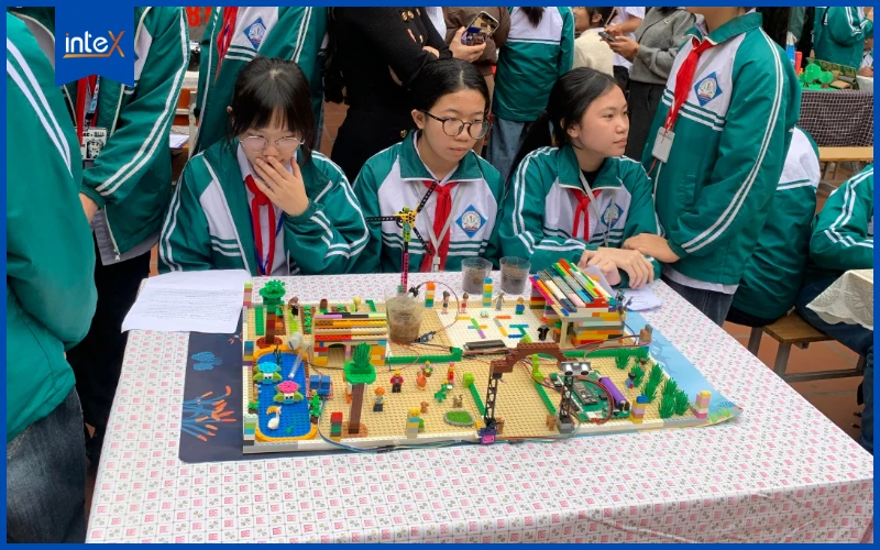 Dự án Robotics kết hợp IoT và Arduino của lớp 7G