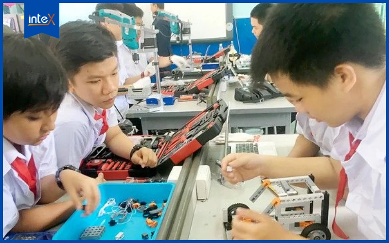 Hoạt động trải nghiệm STEM của học sinh THCS