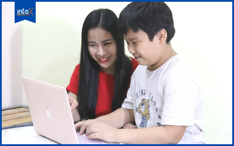 Cha mẹ đồng hành cùng trẻ trên con đường chinh phục cuộc thi tin học