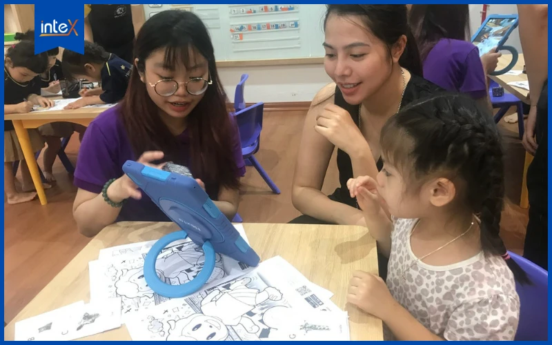 Phụ huynh và nhà trường đồng hành cùng trẻ trên con đường chinh phục công nghệ