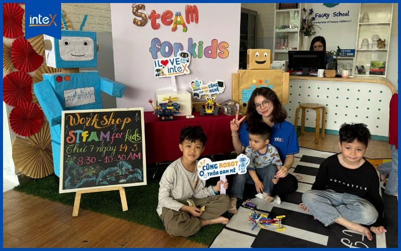 workshop lắp ráp và trải nghiệm robot