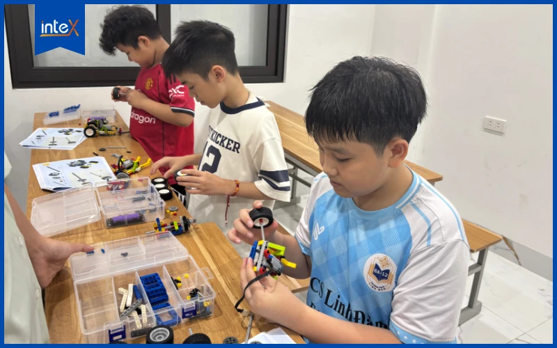 Chi Tiết Chương Trình Trải Nghiệm Robotics