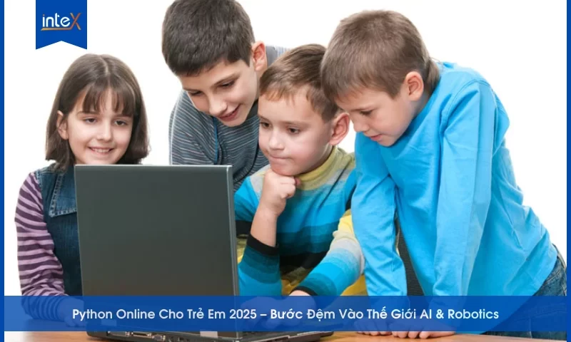 Trẻ em học Python Online cùng nhau trên máy tính